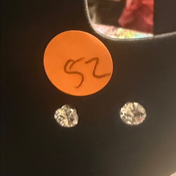 Elegant Silver Stud Earrings 10kt WG - Picture 9 of 10